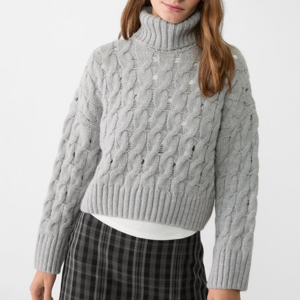 Stradivarius Light Gray Cable Knit‎ Turtleneck Sweater